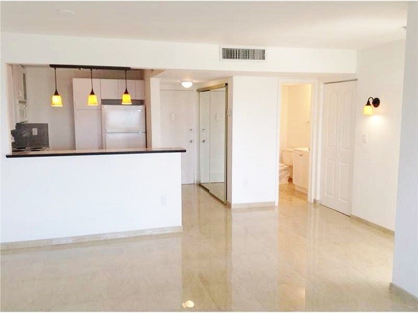 1130 11th St in Miami Beach, FL - Building Photo