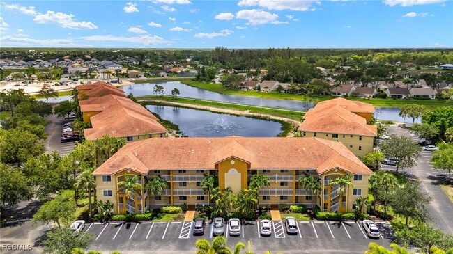 10020 Maddox Ln in Bonita Springs, FL - Foto de edificio - Building Photo