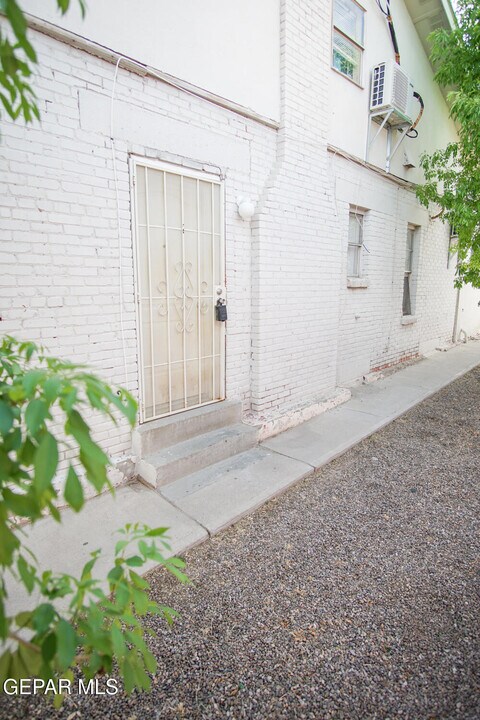 3403 Pershing Dr in El Paso, TX - Building Photo