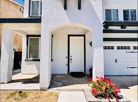 10170 Susan Ave in Hesperia, CA - Building Photo