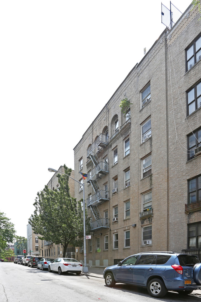 400 W 128th St in New York, NY - Building Photo - Building Photo