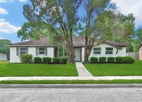 5703 Oakham St in Houston, TX - Building Photo