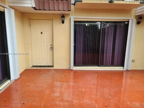 9940 NW 6th Ct in Plantation, FL - Building Photo - Building Photo