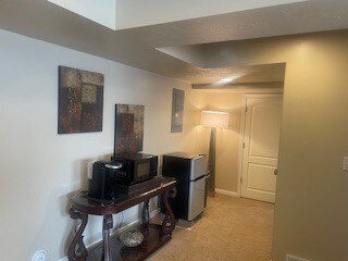 8728 S Leafwood Ln in Sandy, UT - Building Photo - Building Photo