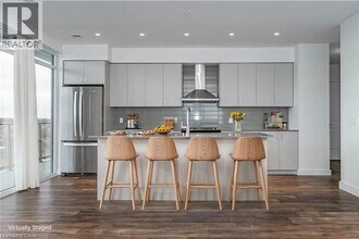 15 Glebe St in Cambridge, ON - Building Photo - Building Photo