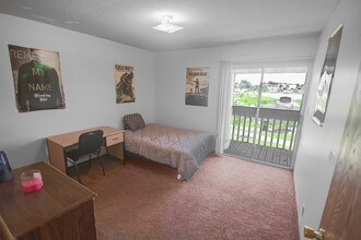 107 E Springfield in Champaign, IL - Foto de edificio - Floor Plan