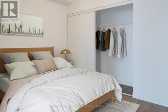 10 Honeycrisp Cres in Vaughan, ON - Building Photo - Building Photo