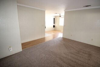 655 Las Tablas Rd in Templeton, CA - Building Photo - Building Photo