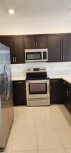 18232 SW 148th Rd in Miami, FL - Foto de edificio - Building Photo