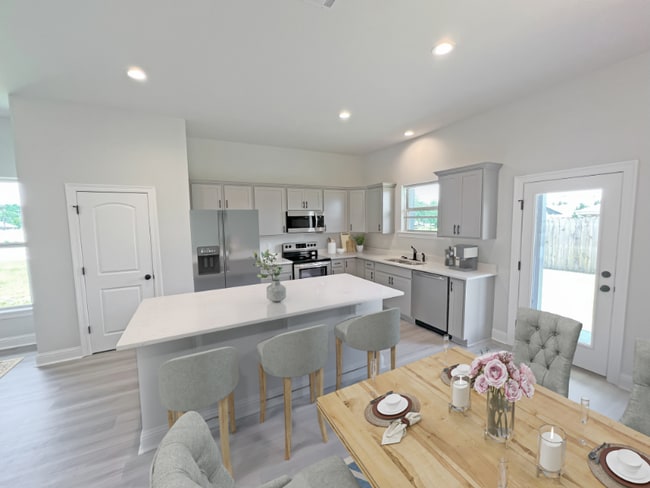 18031 Evergreen Dr in Gulfport, MS - Building Photo - Building Photo