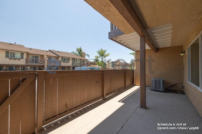 221 Westlake Dr in San Marcos, CA - Building Photo - Building Photo