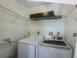 7808 W 29th Ln, Unit 102 in Hialeah, FL - Building Photo - Building Photo