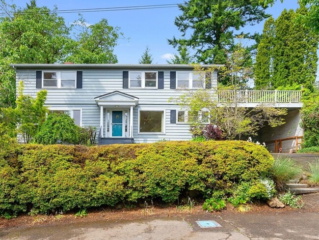 property at 1615 SW Pendleton St