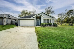 406 Woodlake Dr in Huffman, TX - Building Photo