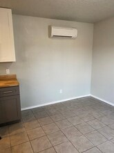 201 Vermont St NE, Unit B in Albuquerque, NM - Building Photo - Building Photo