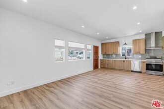 1454 Yosemite Dr in Los Angeles, CA - Building Photo - Building Photo