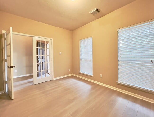 property at 719 Pickett Hill Ln