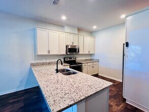 72 Zamora Pl in Oviedo, FL - Building Photo - Building Photo