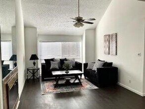 6601 Sands Point Dr in Houston, TX - Foto de edificio - Building Photo