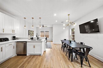 5634 Dorbrandt St in Houston, TX - Building Photo - Building Photo