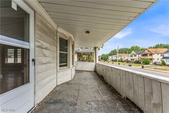 8410 Garfield Blvd-Unit -2/UP in Garfield Heights, OH - Building Photo - Building Photo