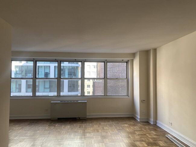 864 8th Ave in New York, NY - Building Photo - Building Photo