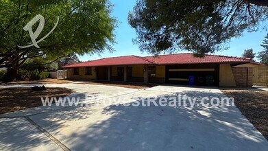 14207 Sky View Ln in Apple Valley, CA - Building Photo - Building Photo