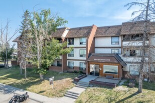 1712 38th St SE in Calgary, AB - Building Photo