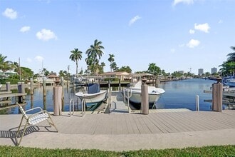 2201 SE 9th St in Pompano Beach, FL - Building Photo - Building Photo