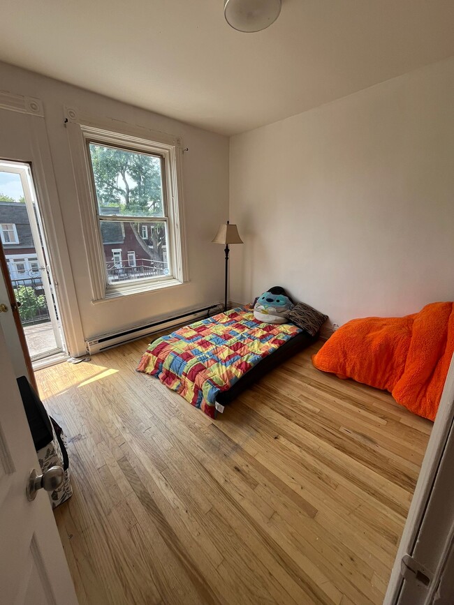 property at 599 Av. Bourbonnière