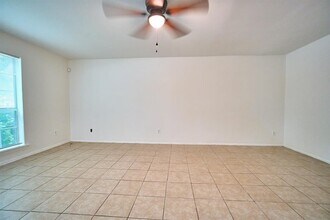 6119 Fondren Rd in Houston, TX - Foto de edificio - Building Photo