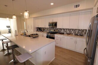 2850 Wagon Wheel Rd in Oxnard, CA - Building Photo - Building Photo