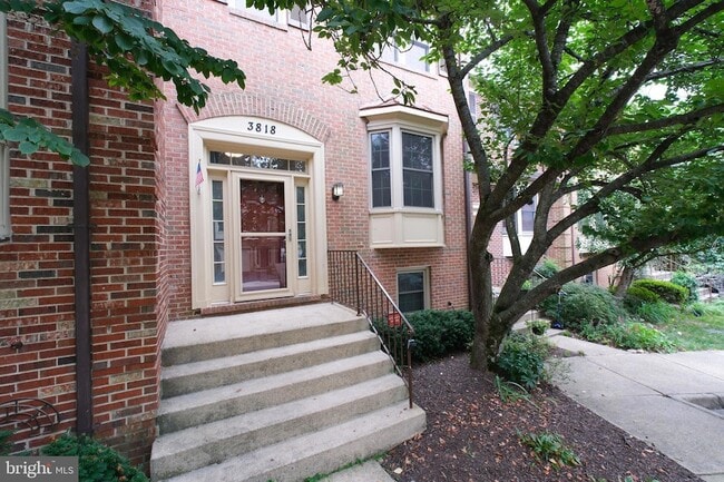 3818 Vermont Ct in Alexandria, VA - Foto de edificio - Building Photo