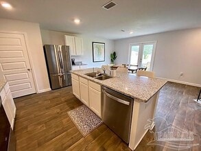 7540 Oak Lake Blvd in Bellview, FL - Building Photo - Building Photo