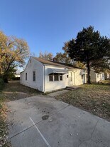 1912 N Grove St in Wichita, KS - Building Photo