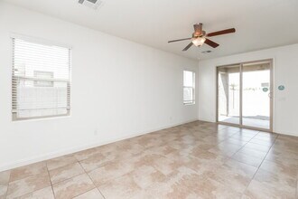 1950 N 55th Pl in Mesa, AZ - Building Photo - Building Photo