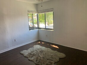 1975 SW 17th Ct in Miami, FL - Foto de edificio - Building Photo