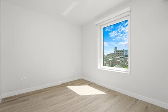 672 N May St in Chicago, IL - Building Photo - Building Photo