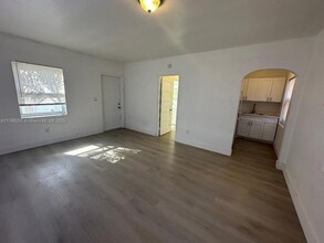 1956 Lincoln St in Hollywood, FL - Building Photo - Building Photo