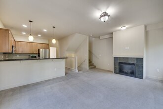 2115 201st Pl SE in Bothell, WA - Foto de edificio - Building Photo