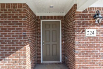 106 Tyler Way in Georgetown, KY - Building Photo - Building Photo