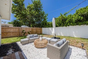 4523 Fluvia Ave in Naples, FL - Building Photo