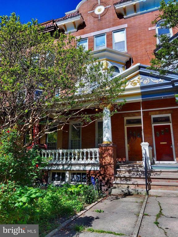 property at 2816 St Paul St