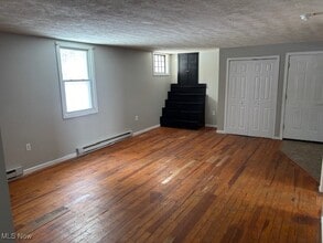 4736 E High St in Mantua, OH - Foto de edificio - Building Photo