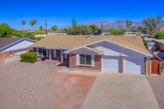 6821 E 4th St in Tucson, AZ - Foto de edificio - Building Photo