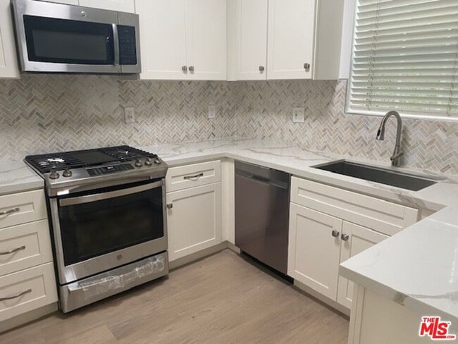 6922 Knowlton Pl in Los Angeles, CA - Building Photo - Building Photo