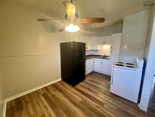 property at 3201 Southwest Dr