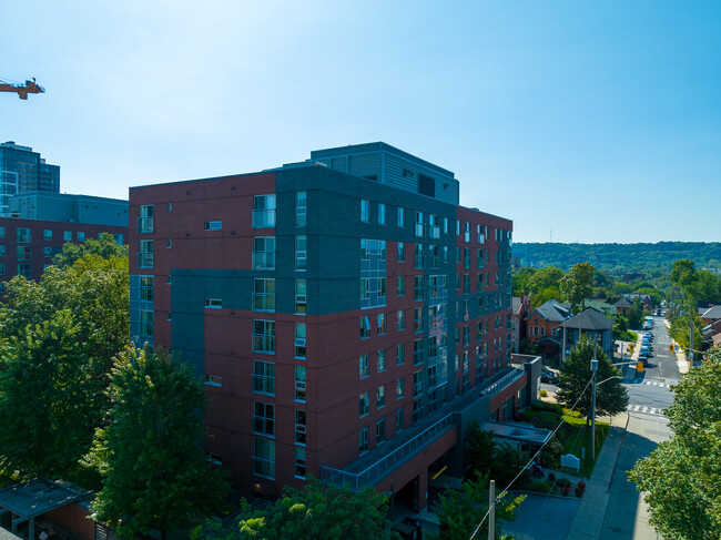 Good Shepherd Nora Vos Apartments in Hamilton, ON - Building Photo - Building Photo