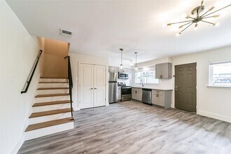 1608 Welch St in Houston, TX - Building Photo - Building Photo