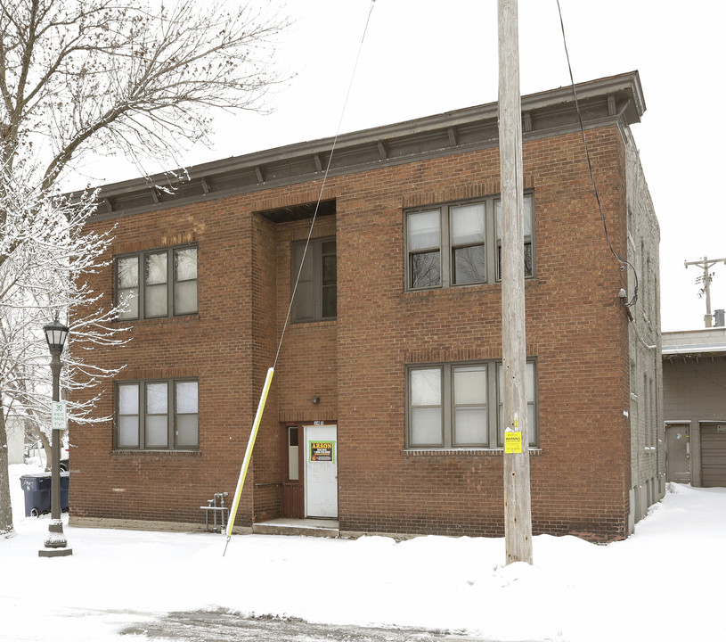 145 Sherburne Ave in St. Paul, MN - Building Photo